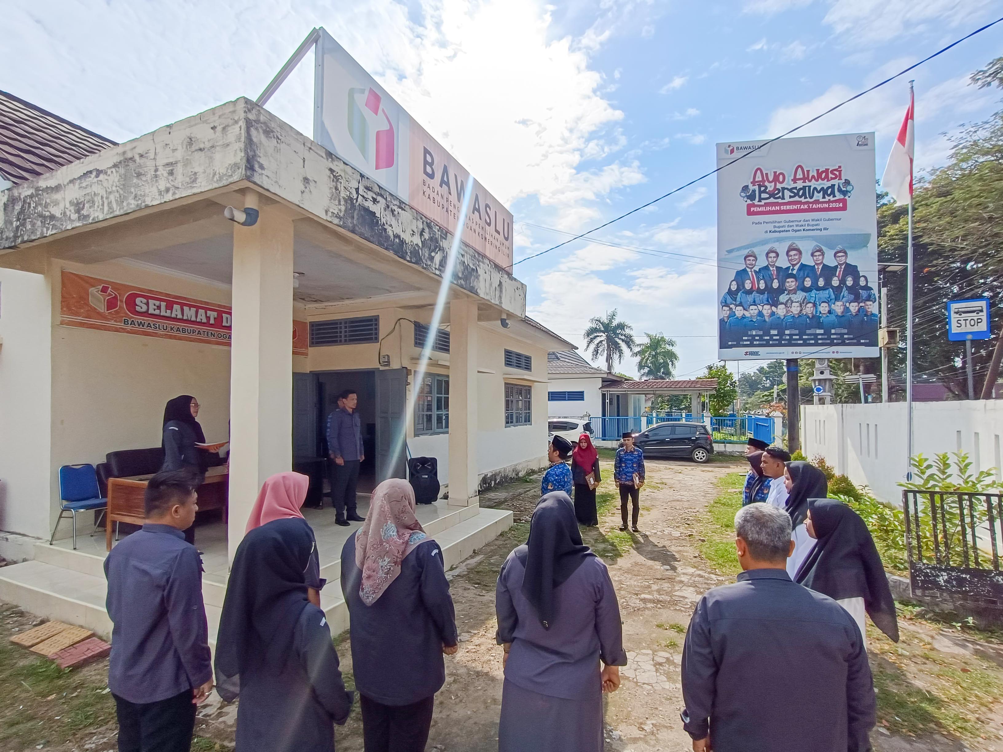 BAWASLU OKI SYAHRIN GELAR UPACARA PANCASILA DENYUT NADI BANGSA