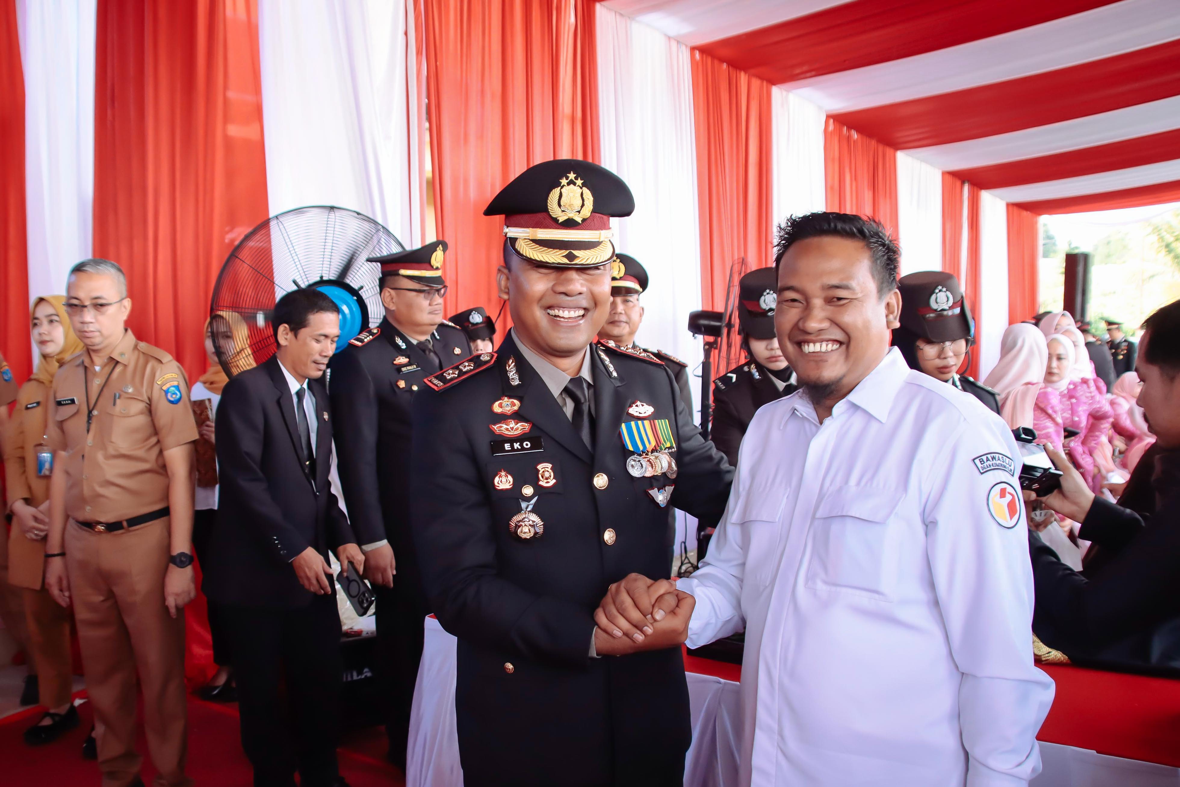 KETUA BAWASLU OKI, ROMI MARADONA DAN KAPOLRES OKI