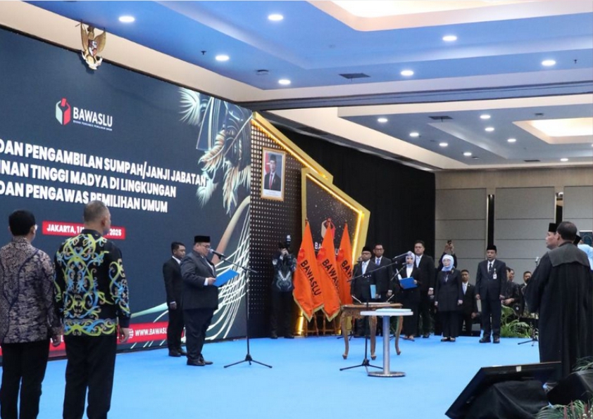 pelantikan sekjen bawaslu ri
