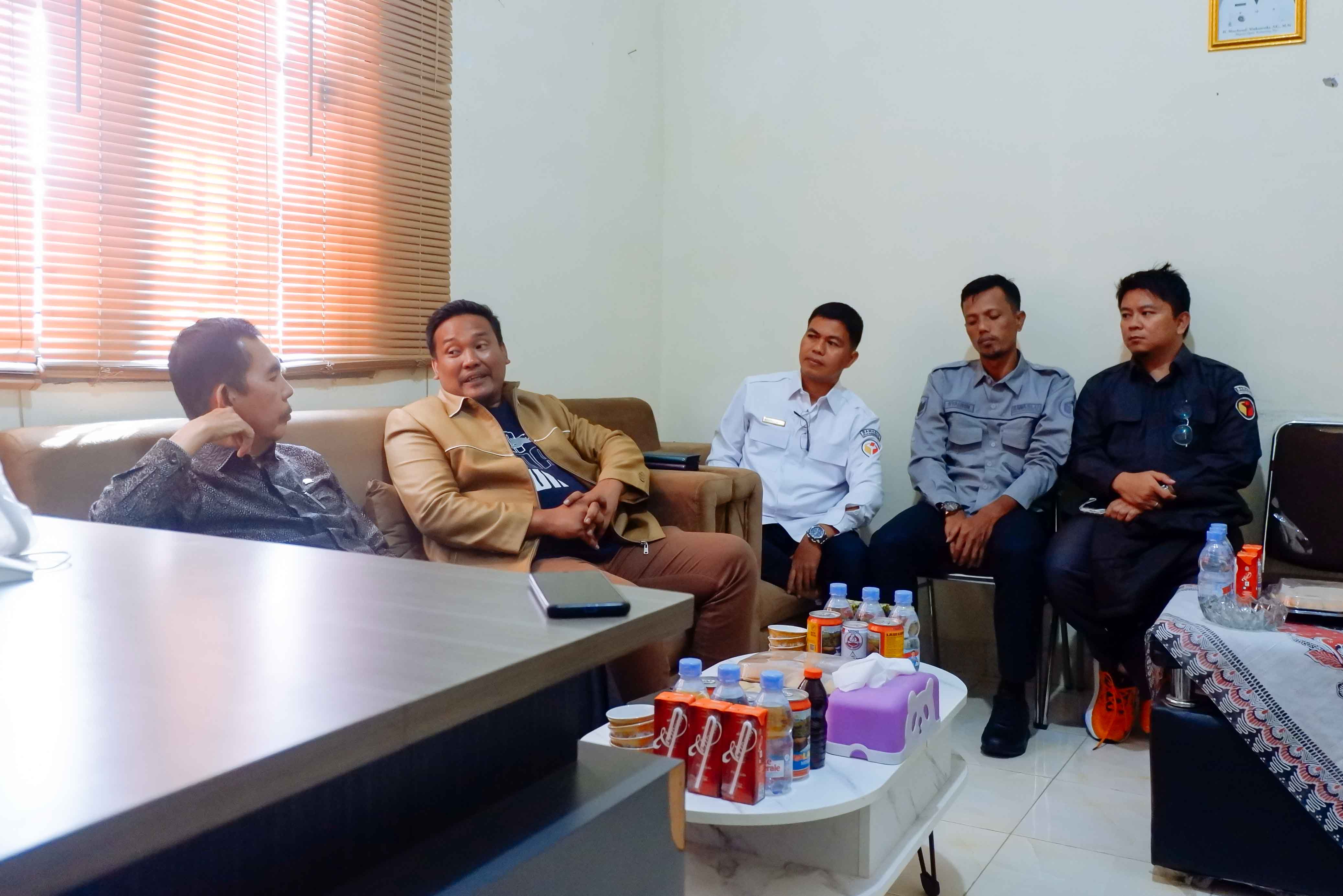 KETUA DAN ISHAK