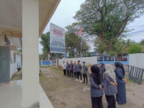 Staf Bawaslu OKI Apel Pagi.