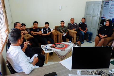 JALAL BAWASLU OKI RAPAT INTERNAL