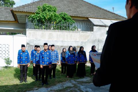 PESERTA UPACARA HUT-80 RI