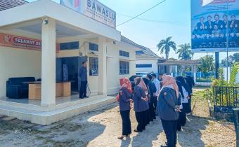 Bawaslu OKI Apel Pagi Abdul Jalal Disiplin