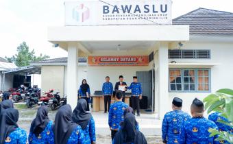 UPACARA BAWASLU OKI KESAKTIAN PANCASILA